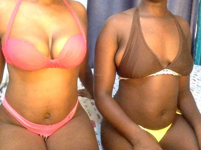 le modèle sexyroom1 est en webcam porno dans un show sur le site bongacams, il possède les tags suivants: Ebony,Brunette,Trimmed