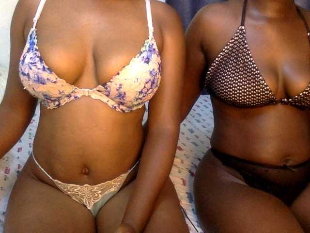 le modèle sexyroom1 est en webcam porno dans un show sur le site bongacams, il possède les tags suivants: Ebony,Brunette,Trimmed