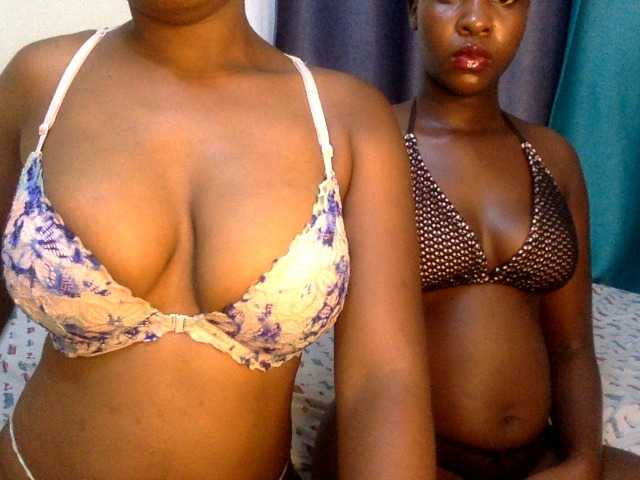 le modèle sexyroom1 est en webcam porno dans un show sur le site bongacams, il possède les tags suivants: Ebony,Brunette,Trimmed