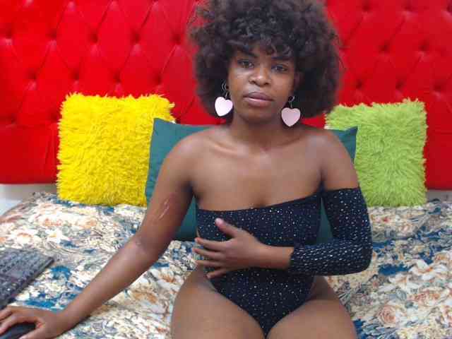 YoungestAngel webcam