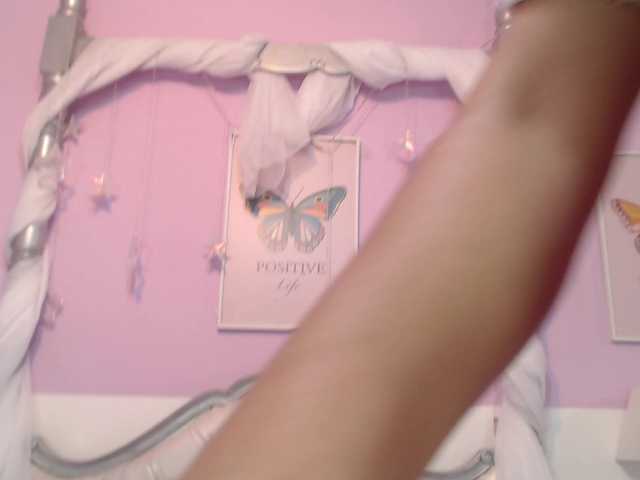 Oriana-Larsson's BongaCams show and profile