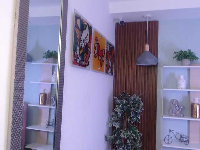 Tina-Lewis's BongaCams show and profile