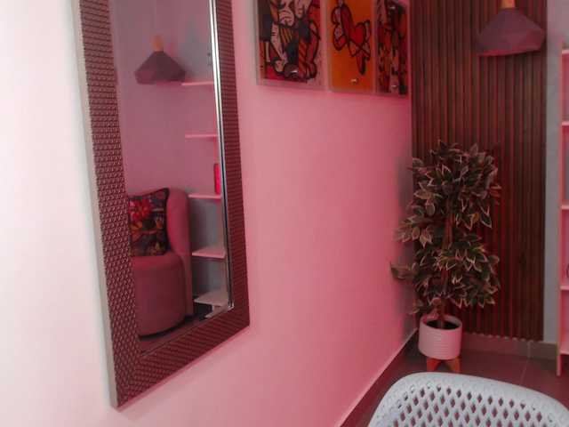 Tina-Lewis's BongaCams show and profile