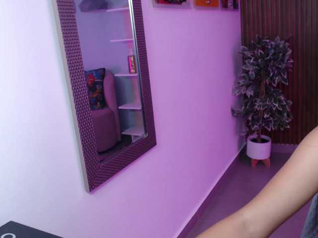 Tina-Lewis Live Cam on BongaCams