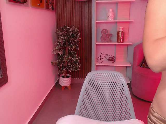 Tina-Lewis's BongaCams show and profile