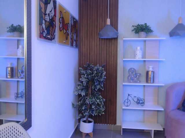 Tina-Lewis's BongaCams show and profile