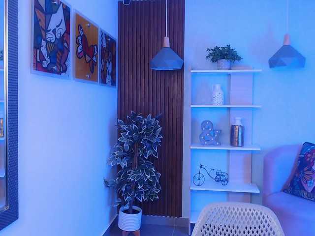 Tina-Lewis's BongaCams show and profile