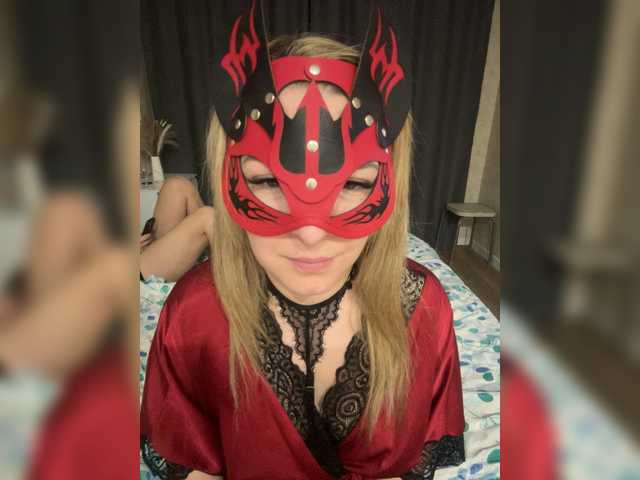 le modèle Sweetstix est en webcam porno dans un show sur le site bongacams, il possède les tags suivants: White/Caucasian,Blonde,Shaved