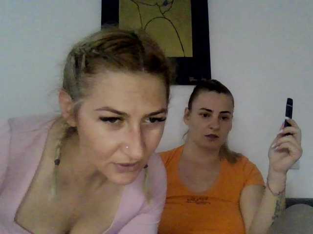 MoniqX0X's BongaCams show and profile