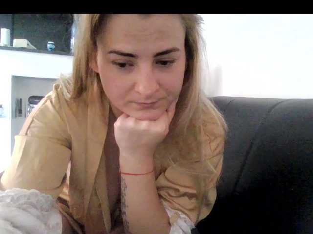 MoniqX0X's BongaCams show and profile