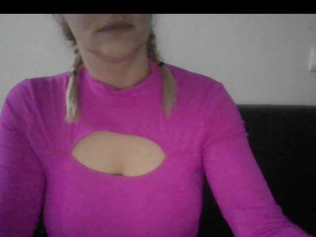 MoniqX0X's BongaCams show and profile