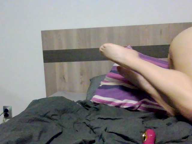 MoniqX0X's BongaCams show and profile