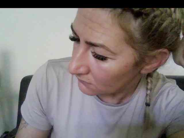 MoniqX0XandBrozovX webcam