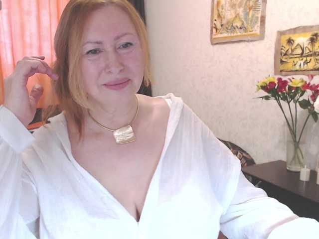 HelenLoyd's BongaCams show and profile