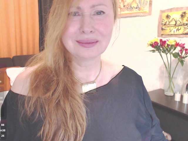 HelenLoyd's BongaCams show and profile