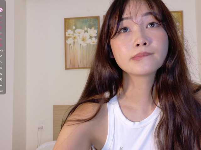 pinkyblooom's BongaCams show and profile