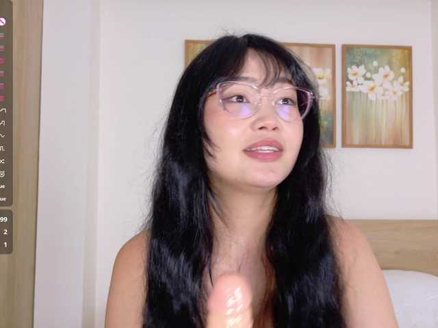 pinkyblooom's BongaCams show and profile