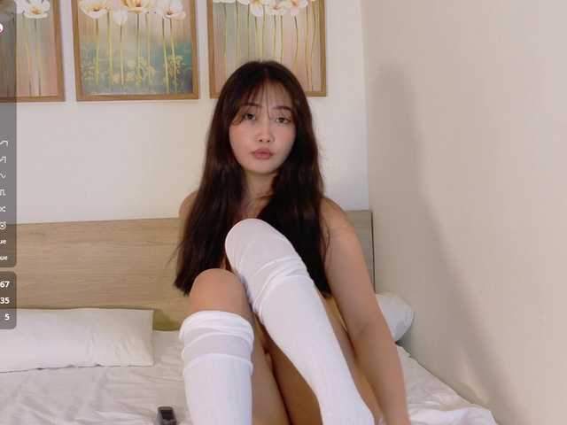 pinkyblooom's BongaCams show and profile