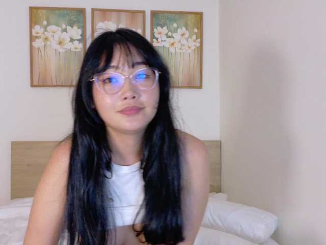 pinkyblooom's BongaCams show and profile