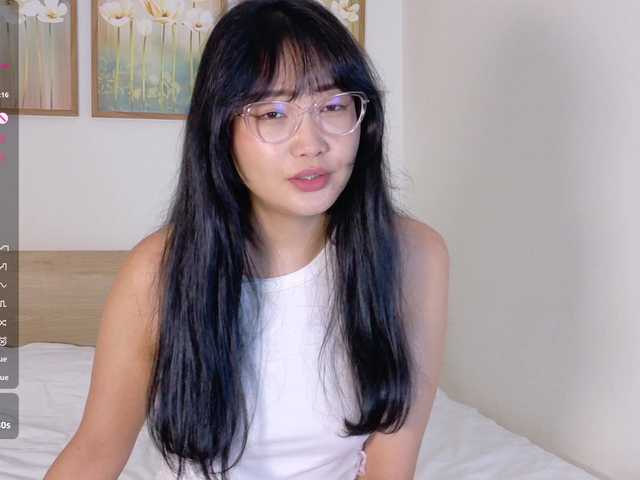pinkyblooom's BongaCams show and profile