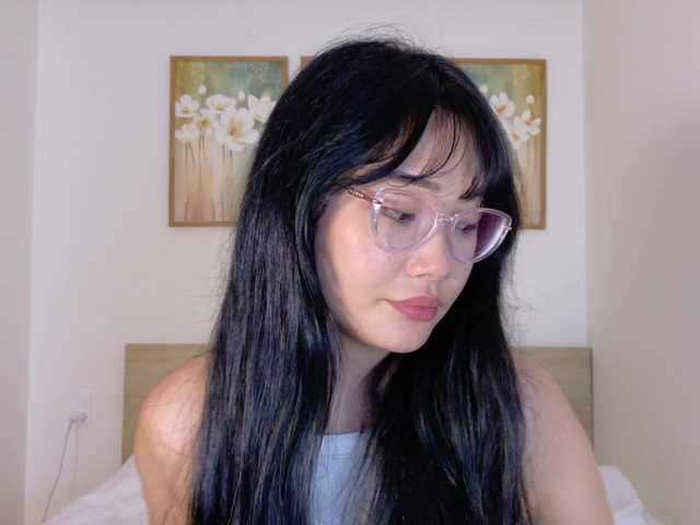 pinkyblooom's BongaCams show and profile