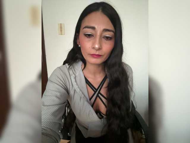 Bella-152's BongaCams show and profile