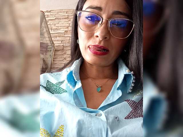 Bella-152's BongaCams show and profile