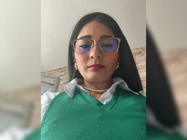 Bella-152's BongaCams show and profile