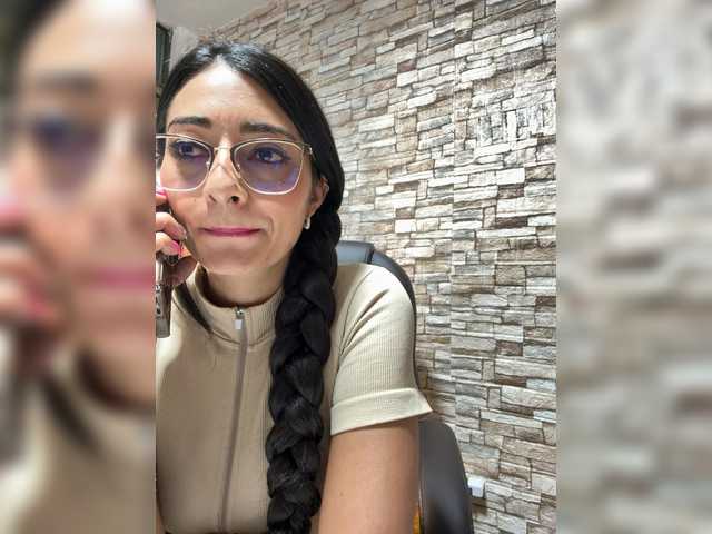 Bella-152's BongaCams show and profile