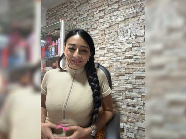 Bella-152's BongaCams show and profile