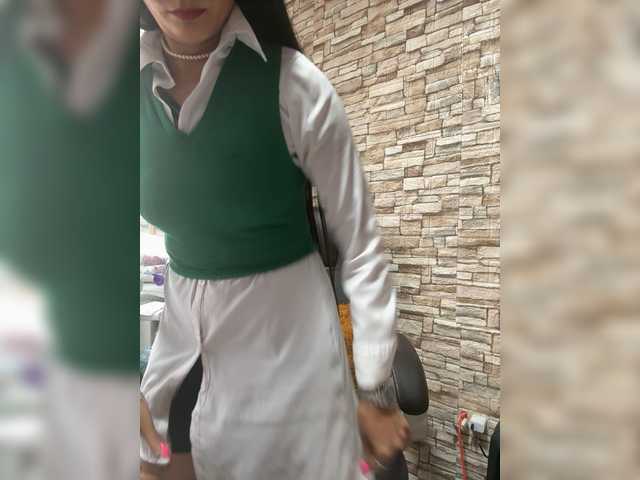 Bella-152's BongaCams show and profile