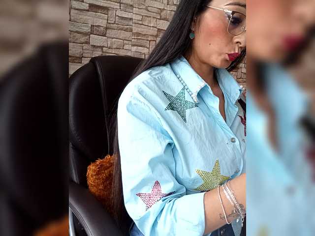 Bella-152's BongaCams show and profile