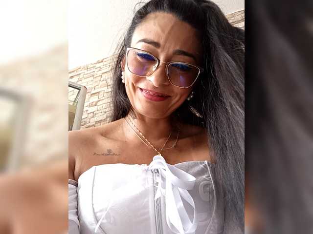 Bella-152's BongaCams show and profile