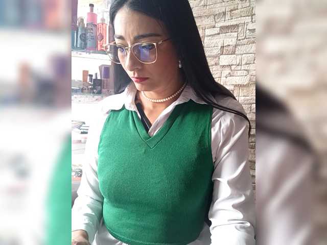 Bella-152's BongaCams show and profile