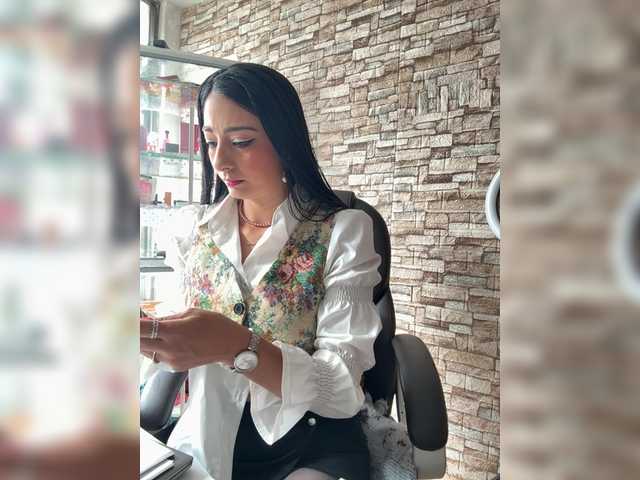 Bella-152's BongaCams show and profile