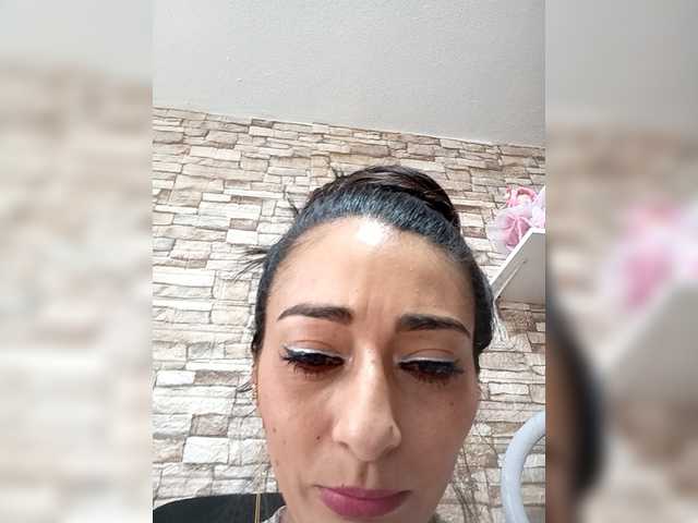 Bella-152's BongaCams show and profile