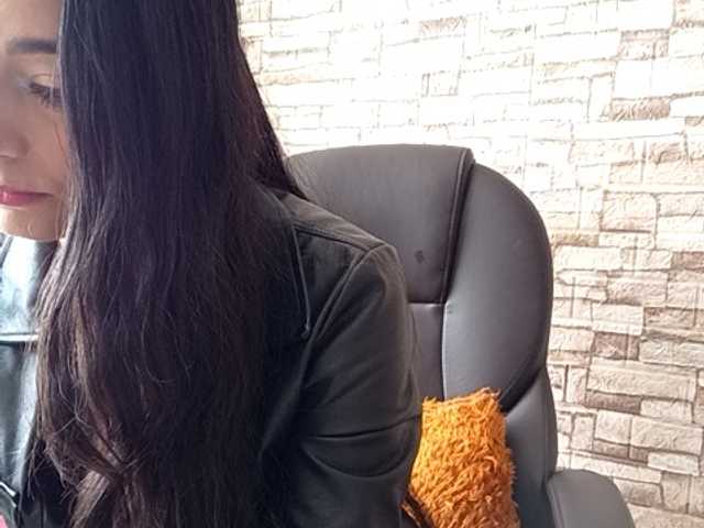 Bella-152's BongaCams show and profile