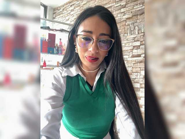 Bella-152's BongaCams show and profile