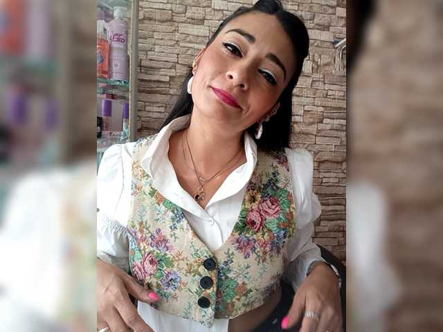 Bella-152's BongaCams show and profile