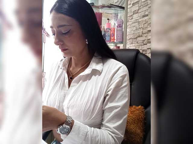 Bella-152's BongaCams show and profile