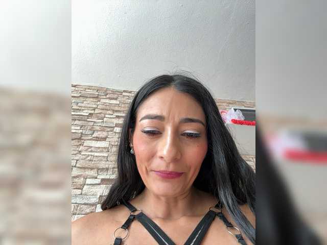 Bella-152's BongaCams show and profile