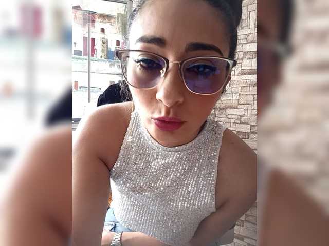 Bella-152's BongaCams show and profile