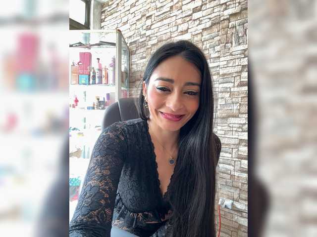 Bella-152's BongaCams show and profile