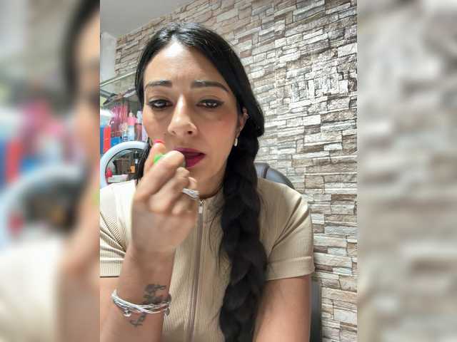 Bella-152's BongaCams show and profile