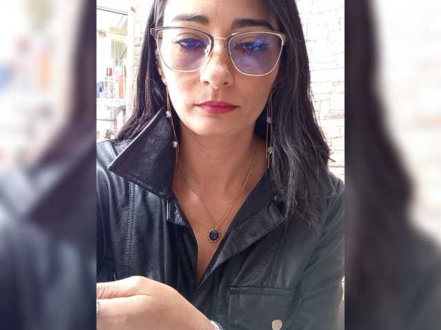 Bella-152's BongaCams show and profile