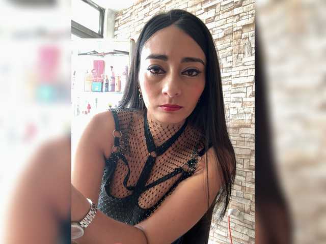 Bella-152's BongaCams show and profile