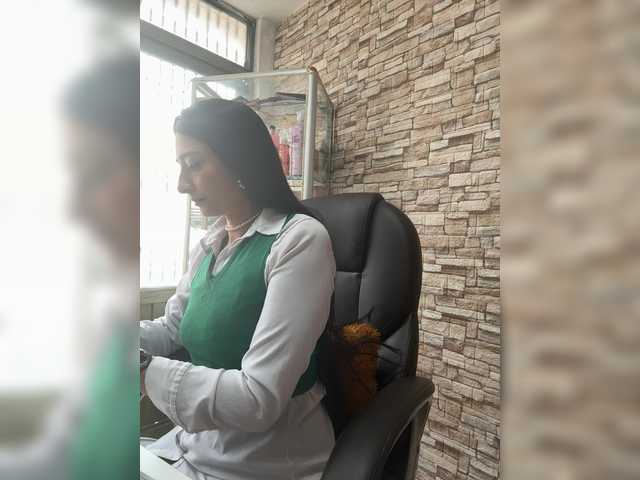 Bella-152's BongaCams show and profile