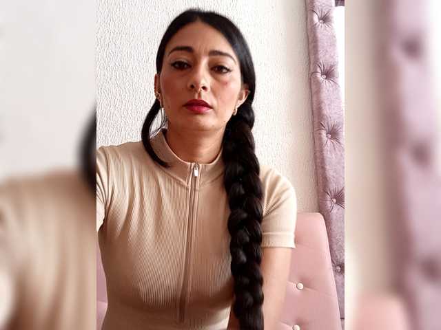 Bella-152's BongaCams show and profile