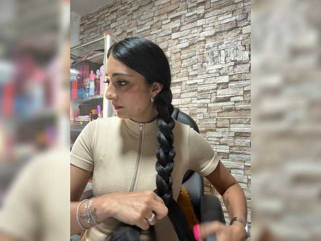 Bella-152's BongaCams show and profile