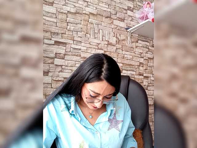 Bella-152's BongaCams show and profile